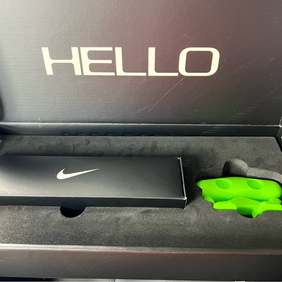 Nike Adapt Auto Max Black Fireberry Volt - Picture 9 of 10